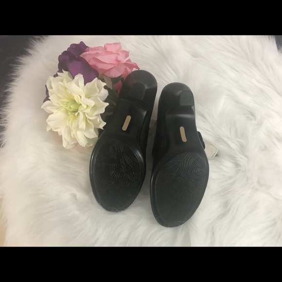 Comfortiva Sophia Softspots Shoes - Picture 3 of 5